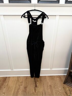 Black Velvet Overalls - Adjustable Strap Jumpsuit WallFlower Girls Size XL